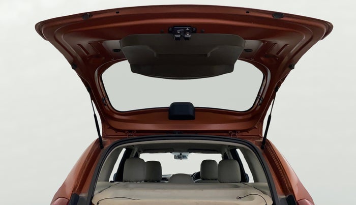 2017 Renault Duster RXL PETROL, CNG, Manual, 26,729 km, Boot Door Open