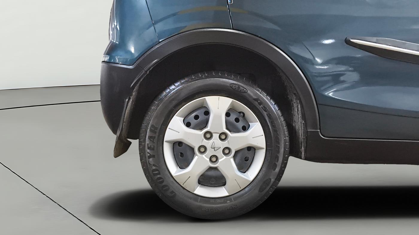 2023 Mahindra XUV300 W6 1.2 PETROL, Petrol, Manual, 36,754 km, Right Rear Wheel