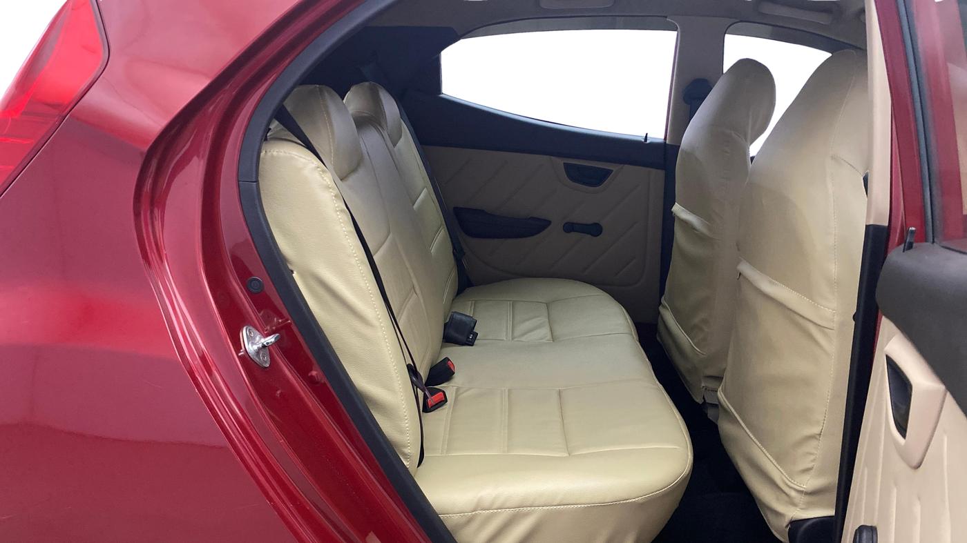 2018 Hyundai Eon MAGNA +, Petrol, Manual, 53,017 km, Right Side Rear Door Cabin