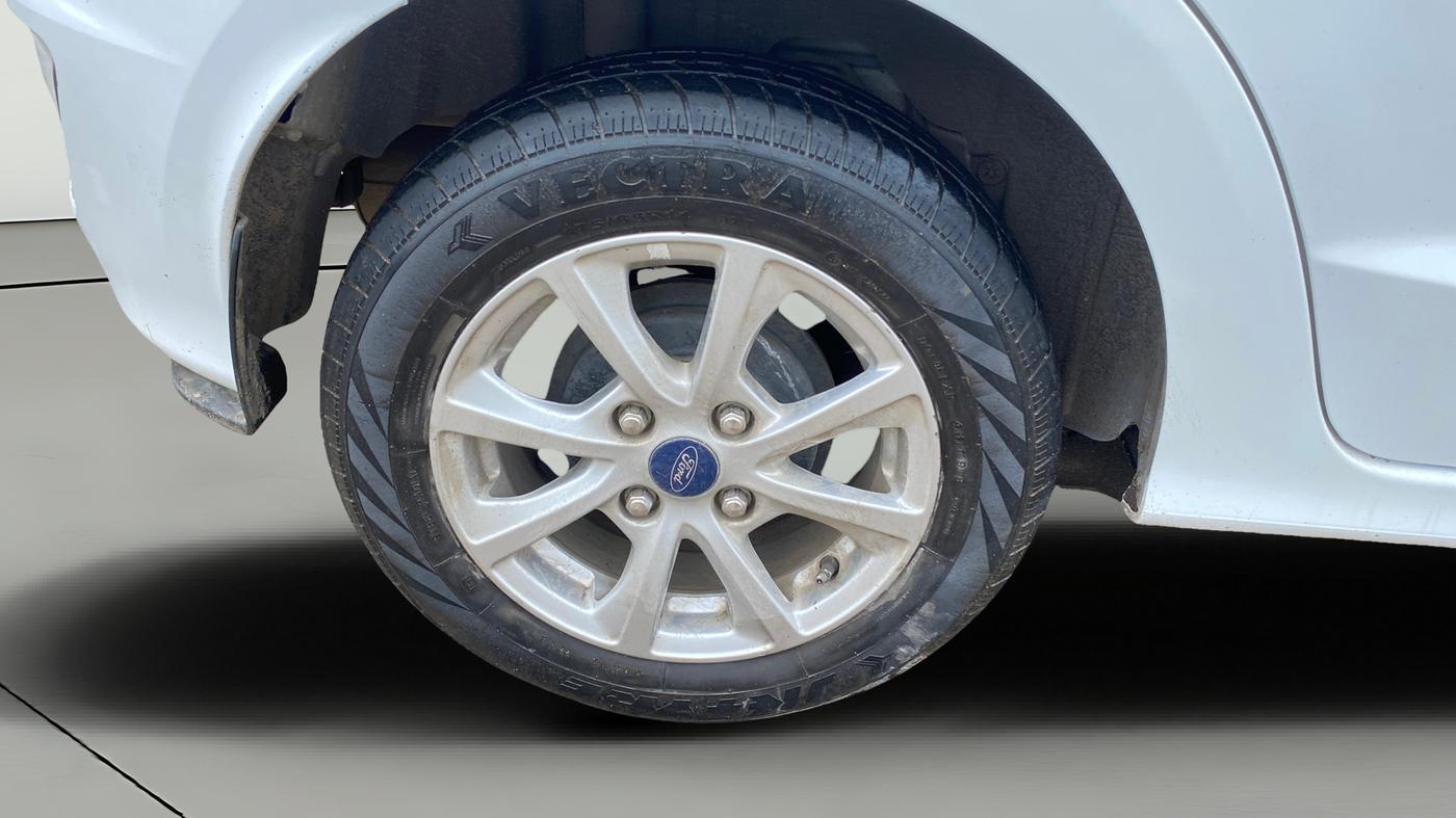 2019 Ford New Figo TITANIUM 1.2 PETROL MT, Petrol, Manual, 64,612 km, Right Rear Wheel