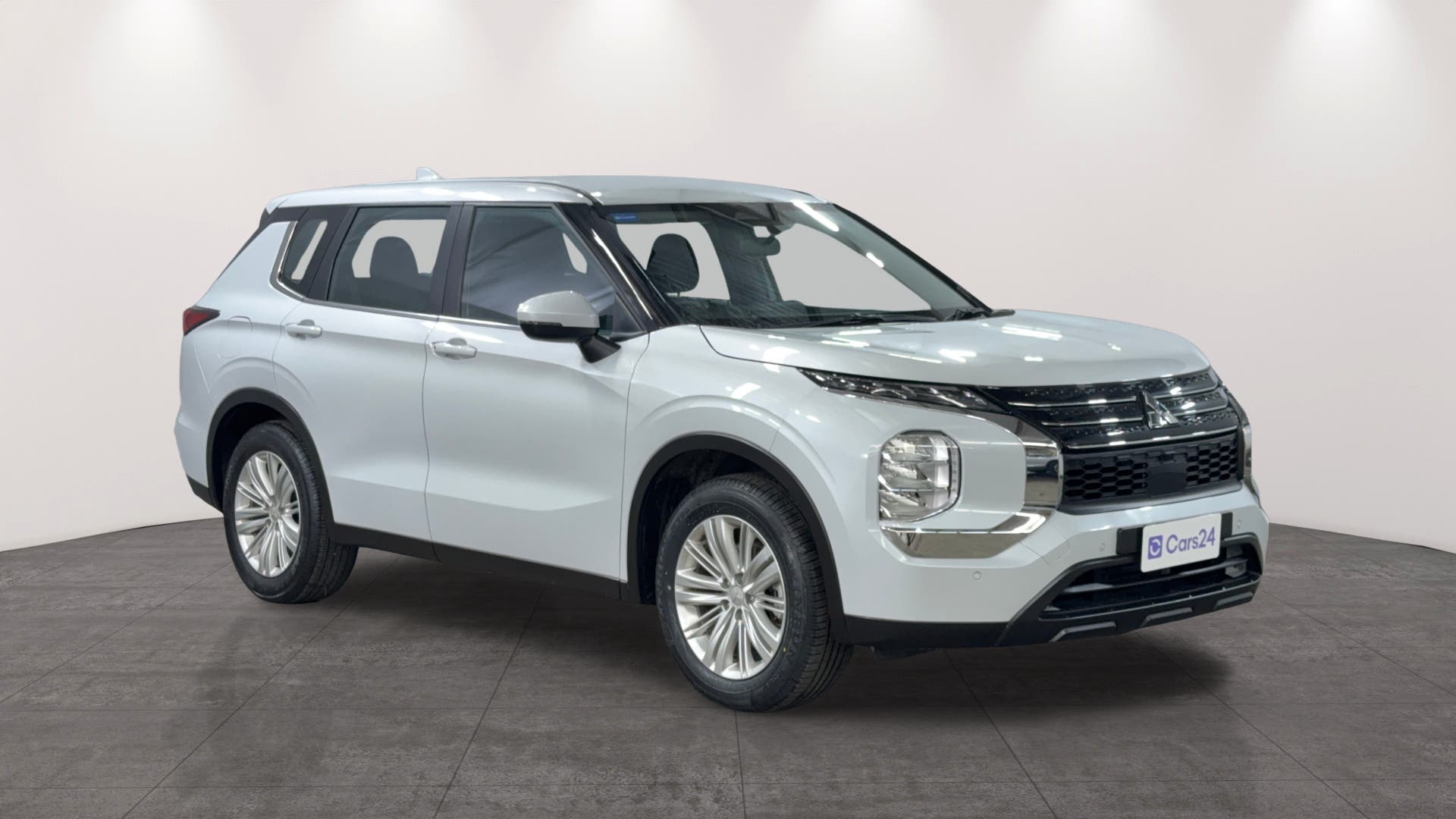 Mitsubishi Outlander image