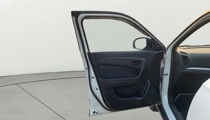 2022 Maruti Vitara Brezza LXI, Petrol, Manual, 56,114 km, LHS Front Door