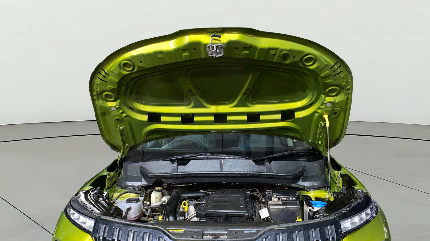 2025 Skoda Kylaq Signature AT, Petrol, Automatic, 9,642 km, Open Bonet