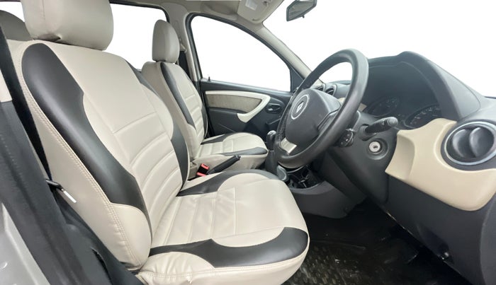 2014 Renault Duster RXL PETROL, Petrol, Manual, 93,081 km, Right Side Front Door Cabin