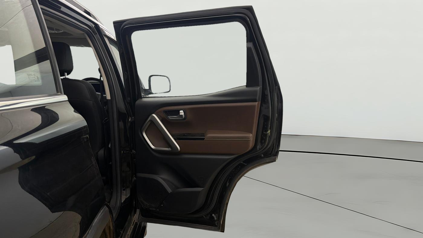 2025 Mahindra SCORPIO-N Z8 Select Petrol MT, Petrol, Manual, 5,055 km, RHS Rear Door