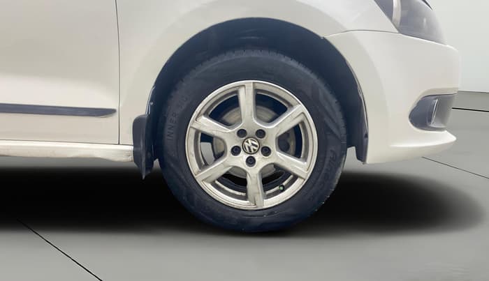 2014 Volkswagen Vento HIGHLINE DIESEL 1.6, Diesel, Manual, 1,05,013 km, Right Front Wheel