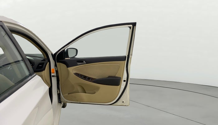 2016 Hyundai Verna 1.6 VTVT SX AT, Petrol, Automatic, 47,416 km, RHS Front Door