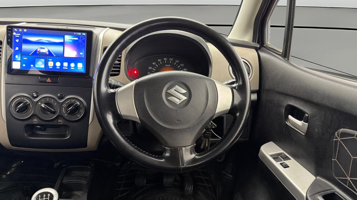 2015 Maruti Wagon R 1.0 LXI, Petrol, Manual, 60,380 km, Steering Wheel Close Up