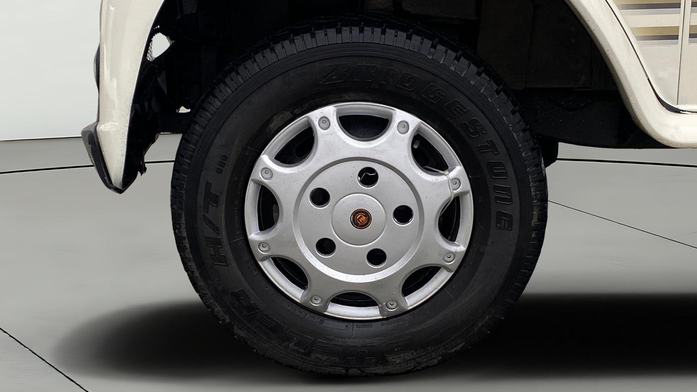 2021 Mahindra Bolero B6 (O), Diesel, Manual, 42,825 km, Left Front Wheel