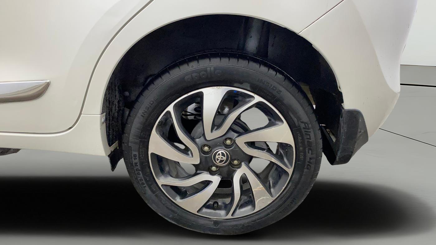 2021 Toyota Glanza G, Petrol, Manual, 28,518 km, Left Rear Wheel