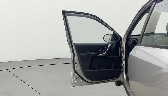 2020 Mahindra XUV500 W9, Diesel, Manual, 95,540 km, LHS Front Door