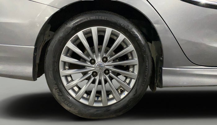 2017 Maruti Ciaz S 1.4 MT PETROL, CNG, Manual, 92,623 km, Right Rear Wheel