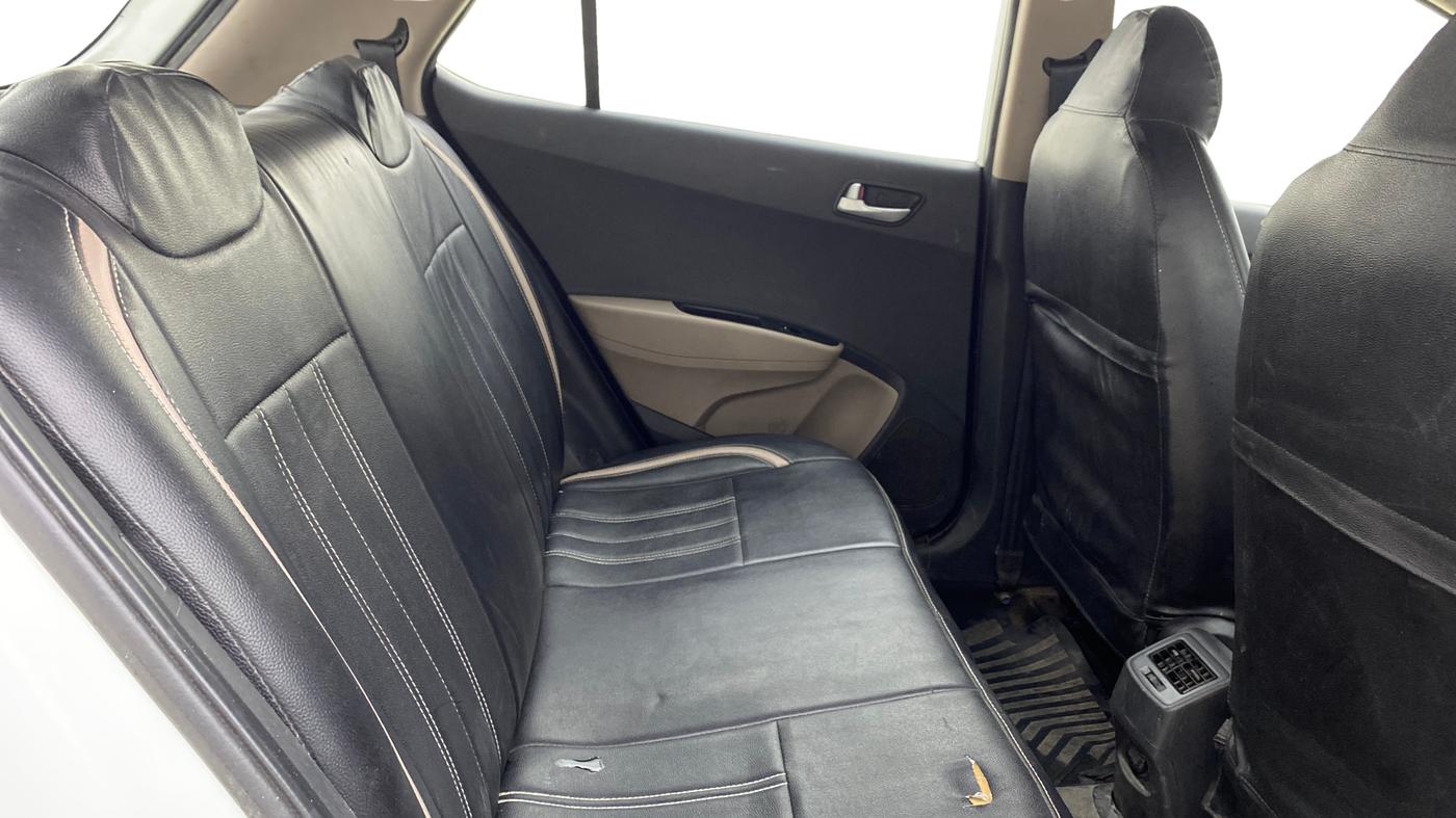 2017 Hyundai Grand i10 SPORTZ 1.2 KAPPA VTVT, CNG, Manual, 50,209 km, Right Side Rear Door Cabin