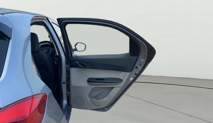 2019 Tata Tiago XZ PETROL, CNG, Manual, 1,13,117 km, RHS Rear Door