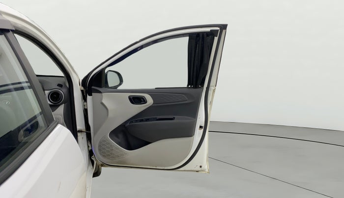 2020 Hyundai GRAND I10 NIOS MAGNA CORPORATE EDITION 1.2 KAPPA VTVT, Petrol, Manual, 46,613 km, RHS Front Door