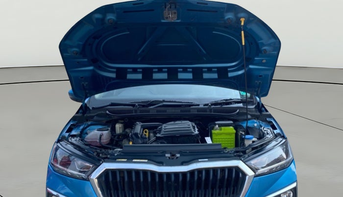 2022 Skoda SLAVIA STYLE 1.0L TSI AT, Petrol, Automatic, 40,559 km, Open Bonet