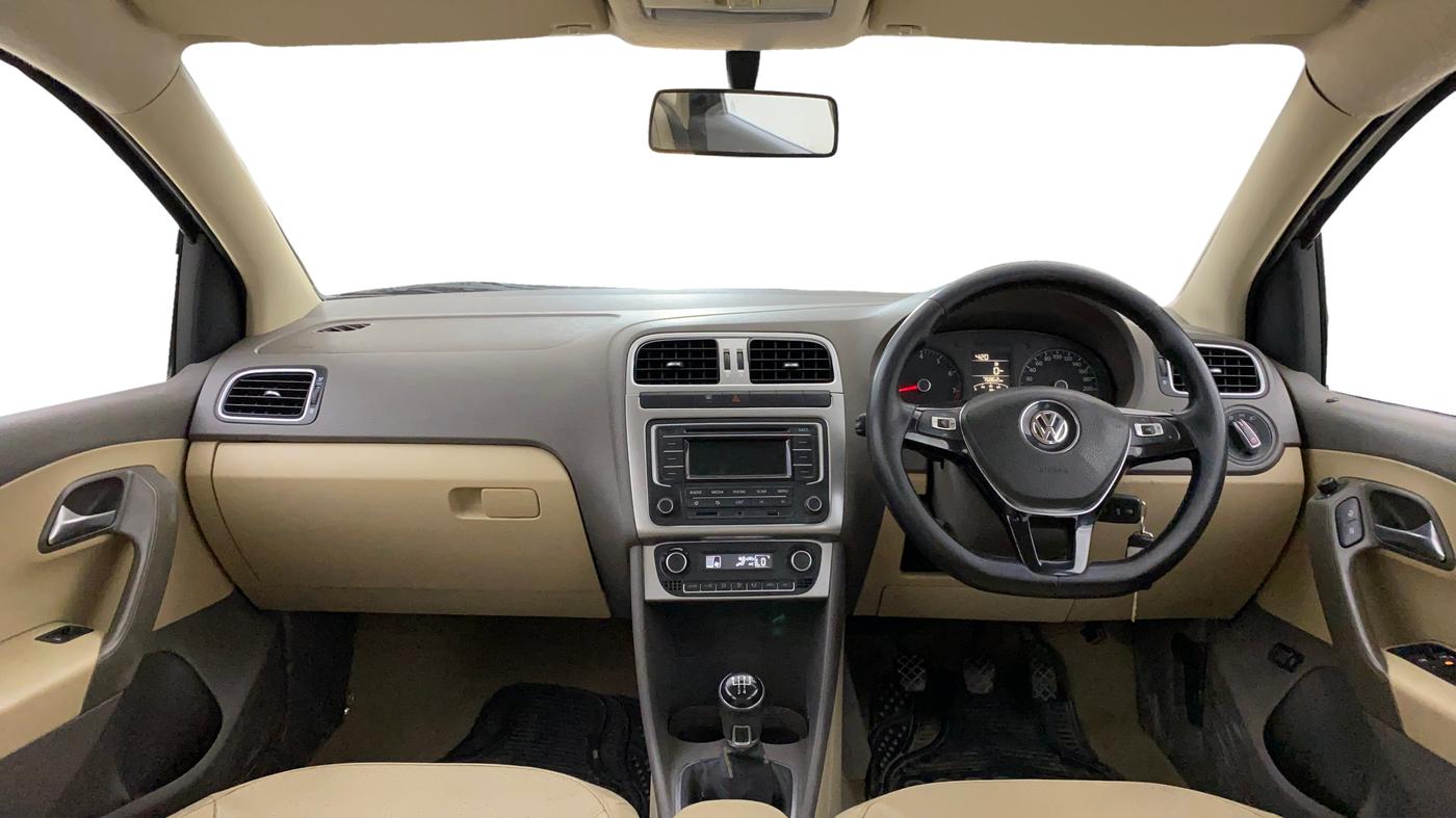 2015 Volkswagen Vento HIGHLINE 1.6 MPI, Petrol, Manual, 75,607 km, Dashboard