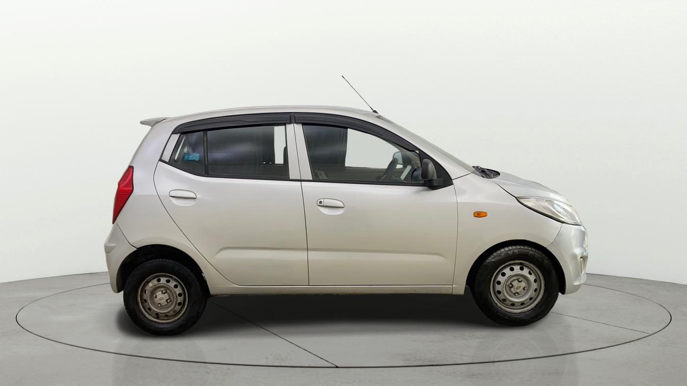 2016 Hyundai i10 D LITE 1.1, CNG, Manual, 86,331 km, Right Side View