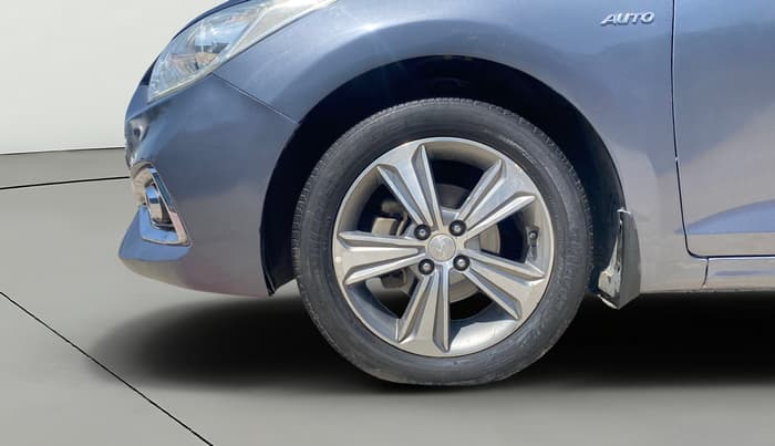 2017 Hyundai Verna 1.6 VTVT SX (O) AT, Petrol, Automatic, 1,07,501 km, Left Front Wheel