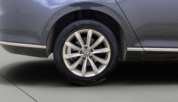 2018 Volkswagen Passat HIGHLINE DSG, Diesel, Automatic, 80,437 km, Right Rear Wheel