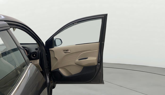 2019 Hyundai NEW SANTRO SPORTZ CNG, CNG, Manual, 1,00,156 km, RHS Front Door