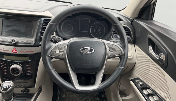 2019 Mahindra XUV300 W8 1.5 DIESEL, Diesel, Manual, 88,401 km, Steering Wheel Close Up