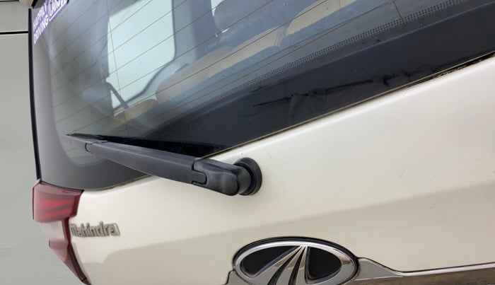 2018 Mahindra XUV500 W11, Diesel, Manual, 72,771 km, Rear Wiper