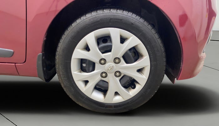 2015 Hyundai Grand i10 SPORTZ 1.2 KAPPA VTVT, Petrol, Manual, 37,244 km, Right Front Wheel
