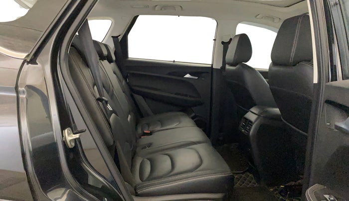2020 MG HECTOR SHARP 1.5 DCT PETROL, Petrol, Automatic, 67,848 km, Right Side Rear Door Cabin