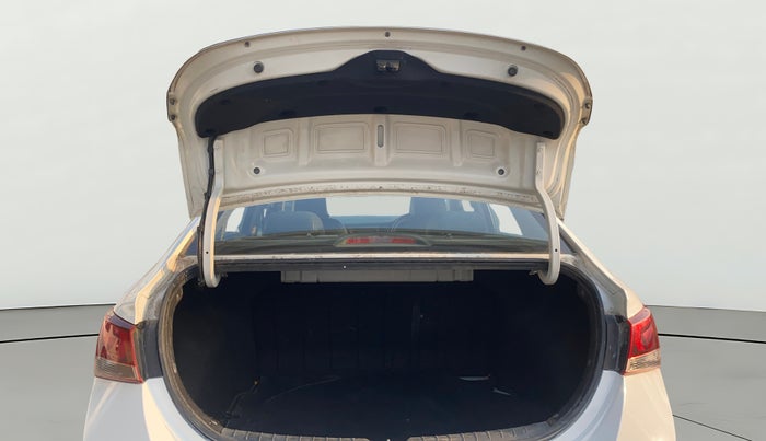 2017 Hyundai Verna 1.6 VTVT SX (O) AT, Petrol, Automatic, 43,429 km, Boot Door Open