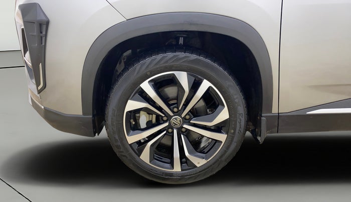 2023 MG HECTOR PLUS SHARP PRO 1.5 PETROL TURBO CVT 7 STR, Petrol, Automatic, 49,775 km, Left Front Wheel