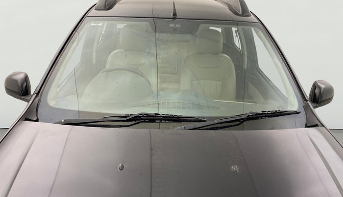 2014 Renault Duster 110 PS RXZ 4X4 MT DIESEL, Diesel, Manual, 1,69,999 km, Front Windshield