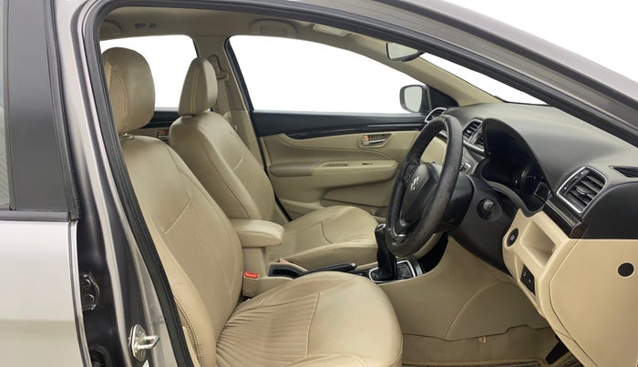 2017 Maruti Ciaz ZETA DIESEL 1.3, Diesel, Manual, 71,267 km, Right Side Front Door Cabin