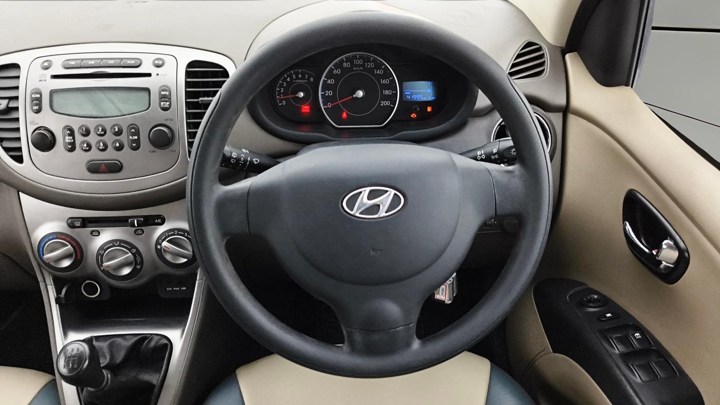 2013 Hyundai i10 SPORTZ 1.2, Petrol, Manual, 42,103 km, Steering Wheel Close Up