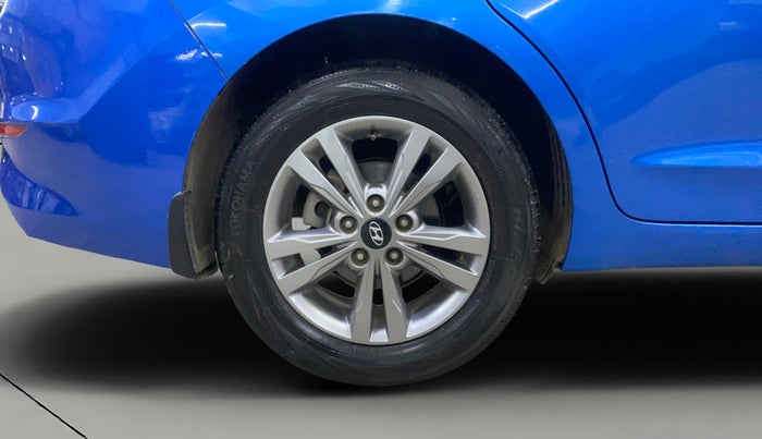 2019 Hyundai New Elantra 1.6 SX (O) AT DIESEL, Diesel, Automatic, 63,389 km, Right Rear Wheel