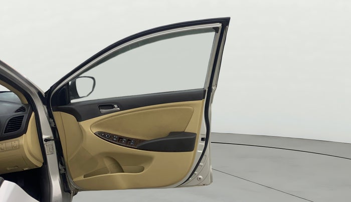 2016 Hyundai Verna FLUIDIC 1.6 CRDI SX AT 4S, Diesel, Automatic, 1,26,756 km, RHS Front Door