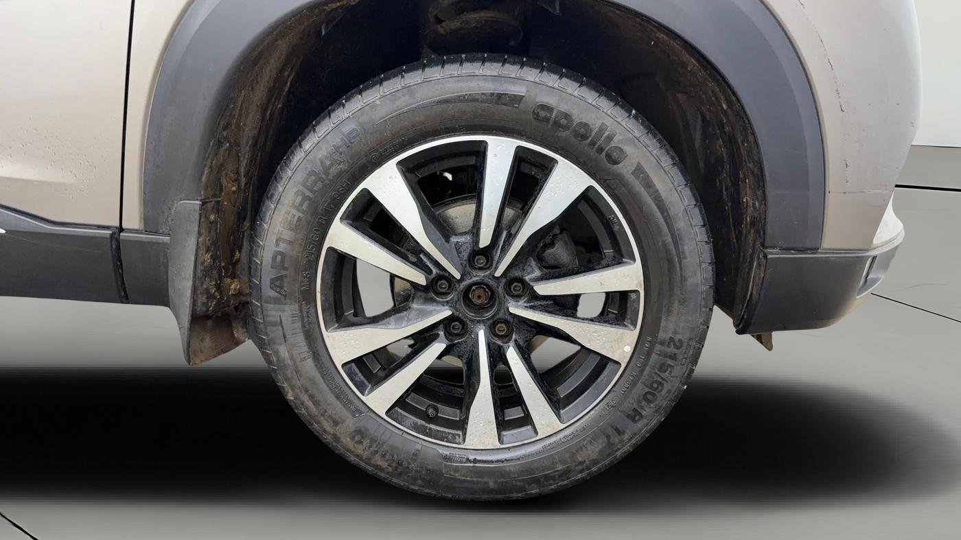 2021 Nissan Kicks XV 1.5, Petrol, Manual, 29,227 km, Right Front Wheel