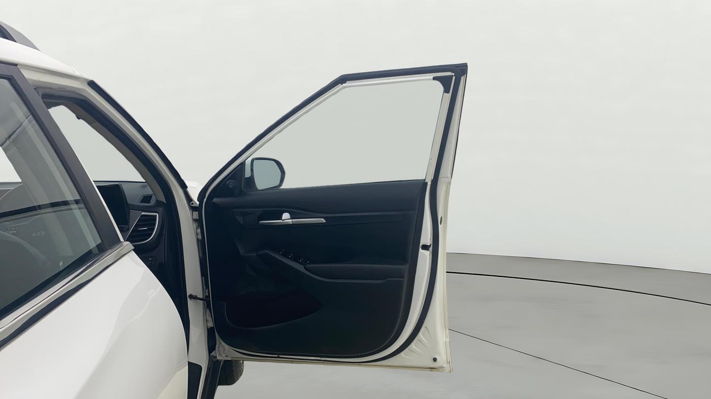 2021 KIA SELTOS HTE 1.5 PETROL, CNG, Manual, 24,050 km, RHS Front Door