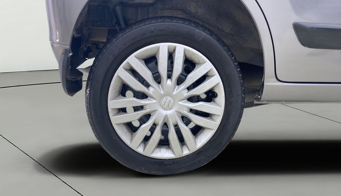 2016 Maruti Wagon R 1.0 VXI AMT, Petrol, Automatic, 79,098 km, Right Rear Wheel