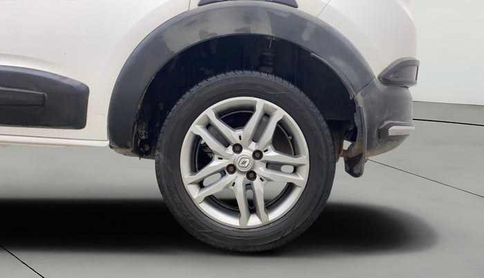 2019 Renault TRIBER RXZ, Petrol, Manual, 84,691 km, Left Rear Wheel