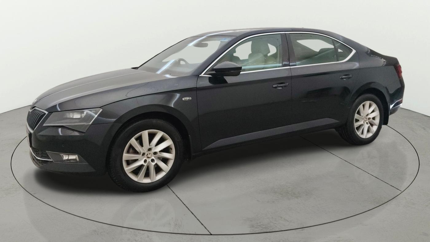 2016 Skoda Superb L&K 1.8 TSI AT, Petrol, Automatic, 1,00,339 km, Left Front Diagonal
