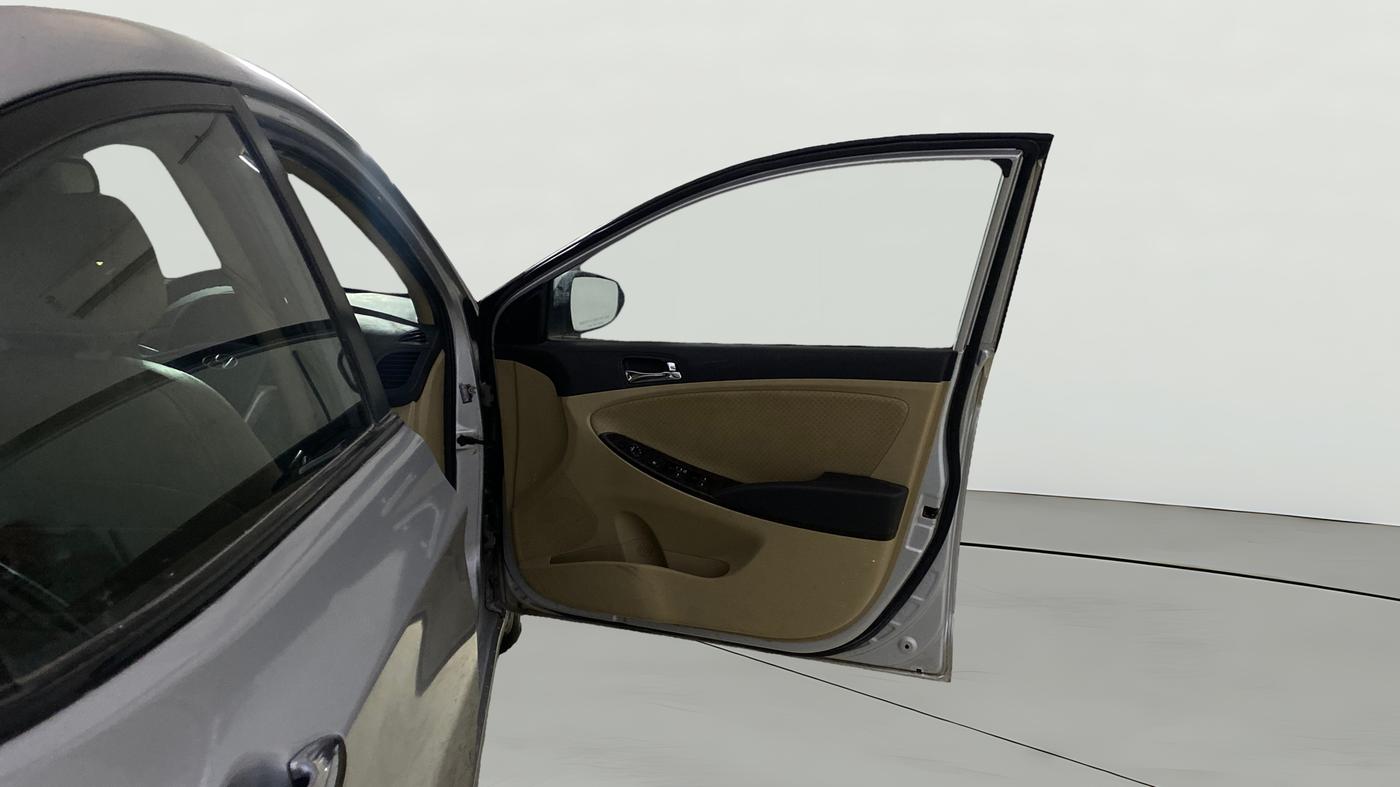 2013 Hyundai Verna FLUIDIC 1.6 VTVT SX AT, Petrol, Automatic, 52,115 km, RHS Front Door