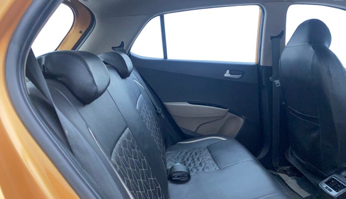 2015 Hyundai Grand i10 ASTA 1.1 CRDI (O), Diesel, Manual, 72,979 km, Right Side Rear Door Cabin