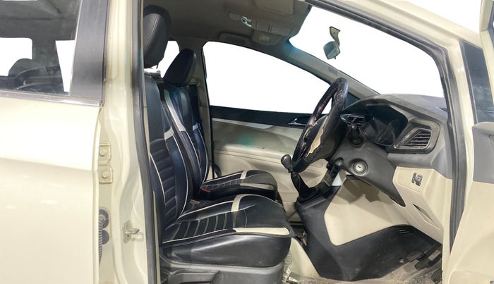 2018 Mahindra MARAZZO M6 8 STR, Diesel, Manual, 1,14,645 km, Right Side Front Door Cabin