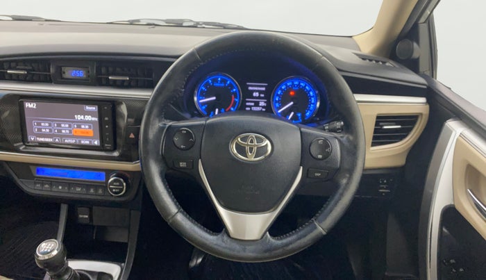 2014 Toyota Corolla Altis GL PETROL, Petrol, Manual, 1,32,247 km, Steering Wheel Close Up
