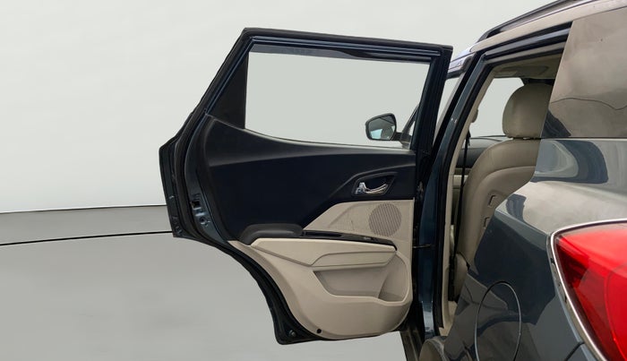 2021 Mahindra XUV300 W8 (O) 1.2 PETROL, Petrol, Manual, 33,153 km, LHS Rear Door