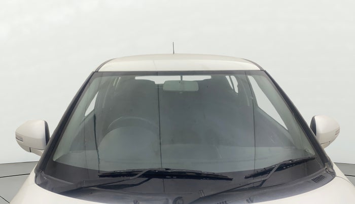 2013 Maruti Swift VDI, Diesel, Manual, 1,29,666 km, Front Windshield