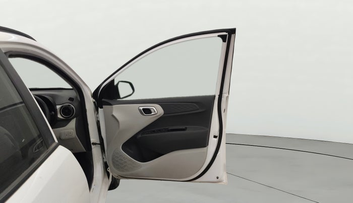 2024 Hyundai GRAND I10 NIOS SPORTZ AMT 1.2 KAPPA VTVT, Petrol, Automatic, 23,996 km, RHS Front Door