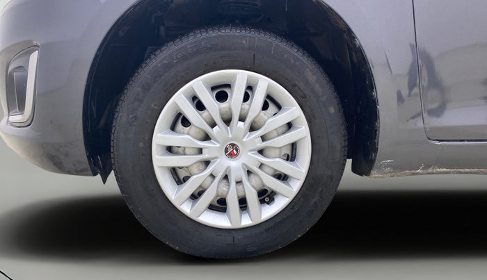 2017 Maruti Swift LXI (O), Petrol, Manual, 63,565 km, Left Front Wheel