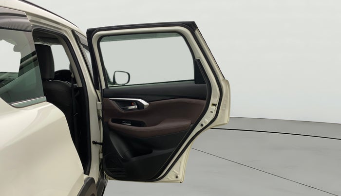 2022 Maruti Grand Vitara ALPHA SMART HYBRID AT, Petrol, Automatic, 17,513 km, RHS Rear Door